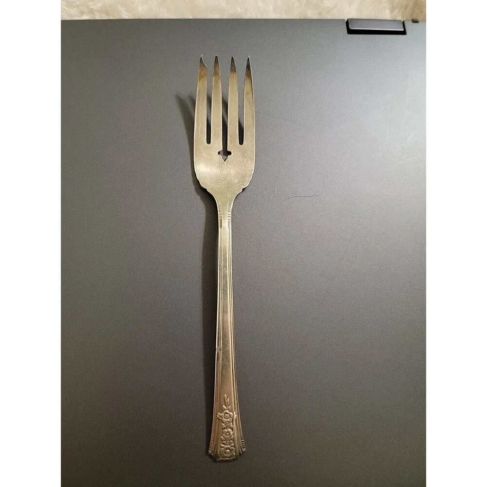 1 Vintage Oneida Community  Tudor Plate  FORTUNE‎  Silverplate  Salad Fork  1939